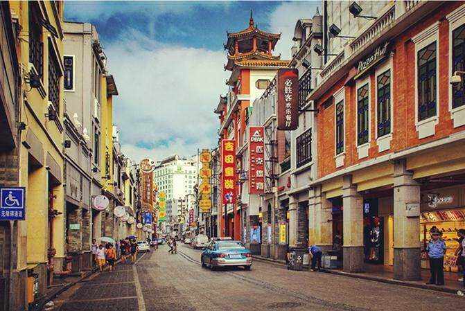 中大北门---桥--- 沙面---丛桂路-- - 恩宁路骑楼街--- 西关大屋