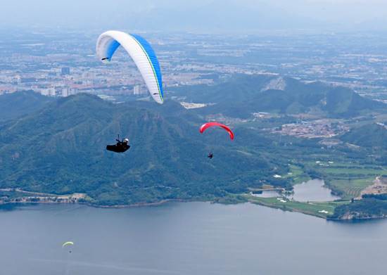 蟒山滑翔伞2.jpg