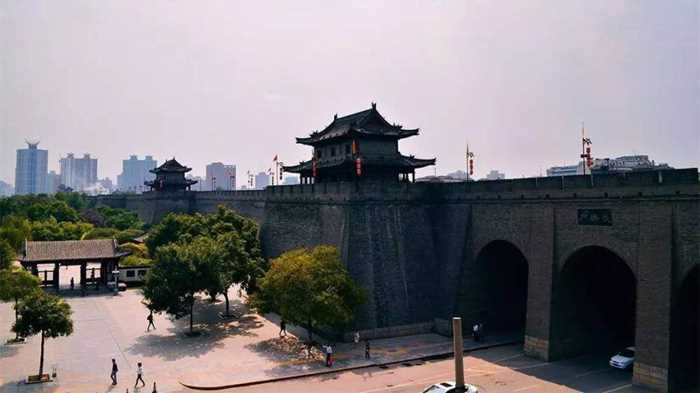 西安-长乐门城墙.png