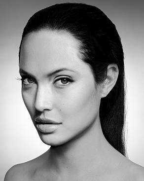 人工剧团-大明星-安吉丽娜·朱莉_Artificial Theater - Big Star-Angelina Jolie _ 100cm x 130cm _ 艺术微喷_Pigment Print_  2013 .png