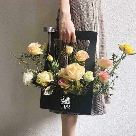 手提花篮」