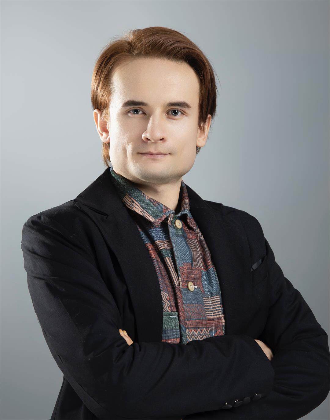 Luke Azmat.jpg
