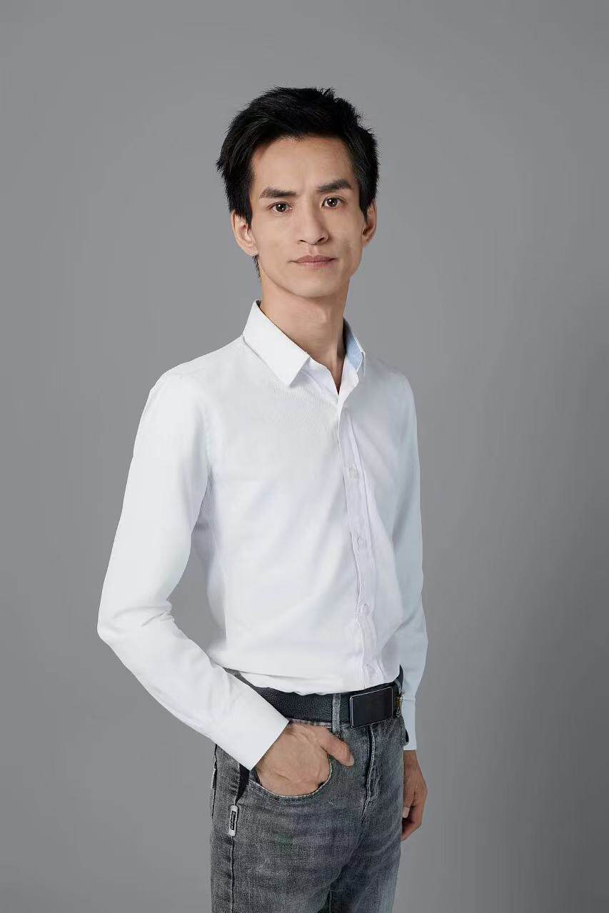 黄鸿波.jpg