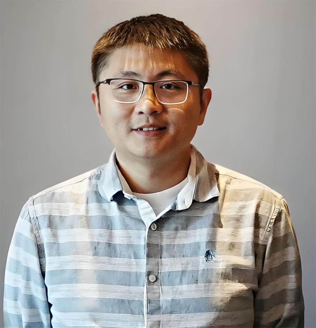 Derek头像.jpg