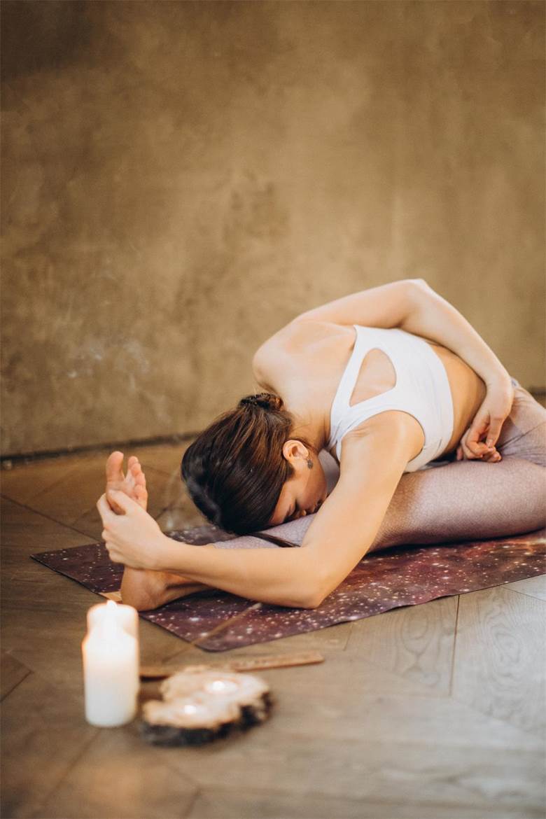 woman-practicing-yoga-3822633.jpg