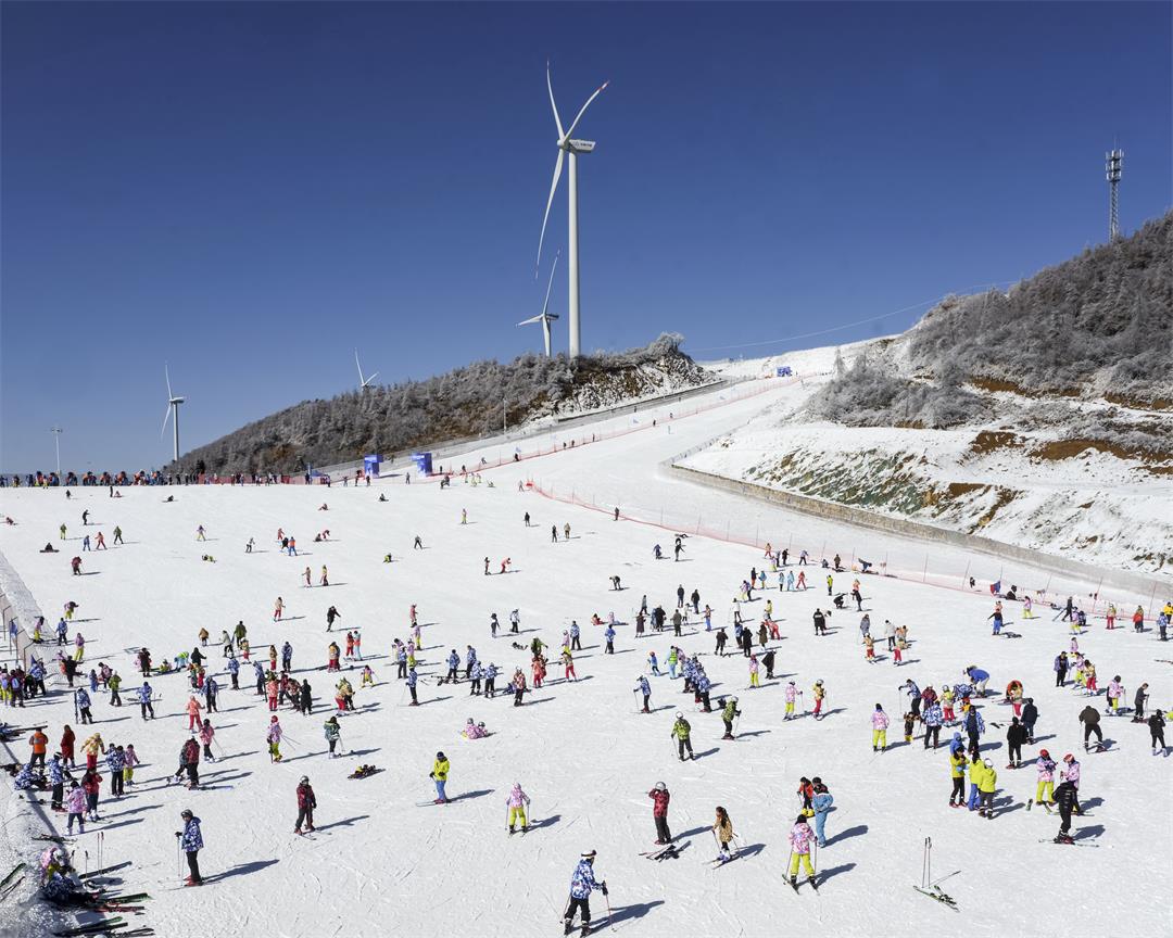 黎明_游山玩水_33－2020宜昌五峰国际滑雪场.jpg