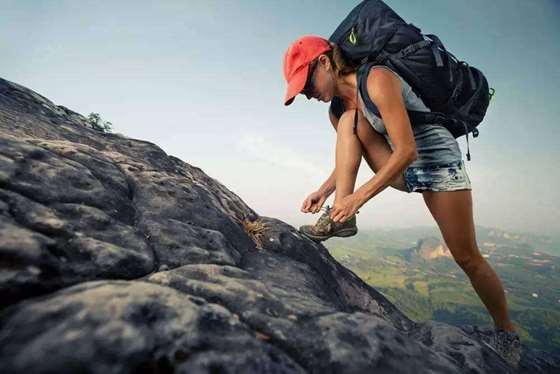 近年來,登山,游泳,野外探險等戶外運動逐漸走進人們的生活.