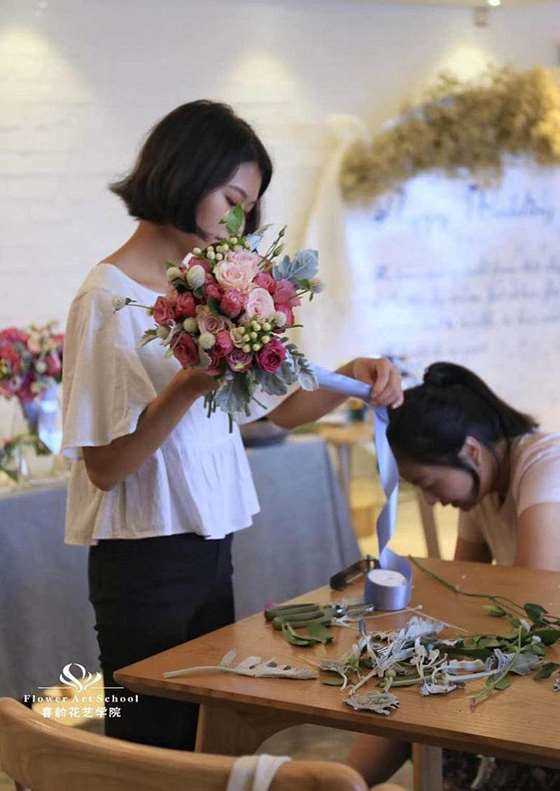 酒面浮花沙龙,花艺diy 红酒品鉴沙龙,你值得拥有精致日常