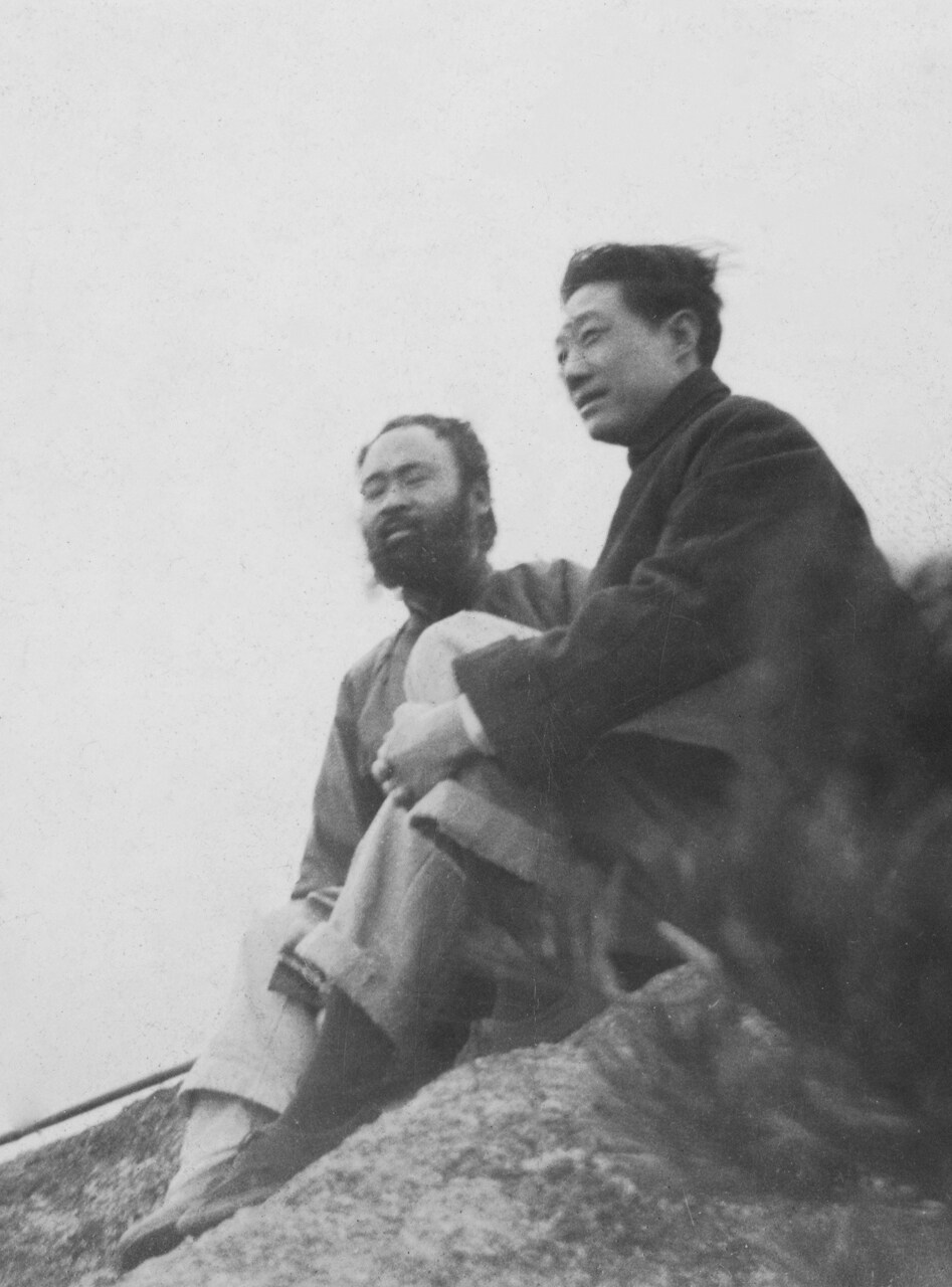 1936年夏 徐悲鸿与张大千在黄山 嘉宾介绍