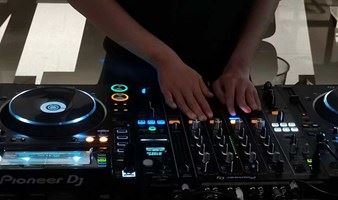 10.23 迷波隆DJ打碟课：分组比赛接歌怎么玩？