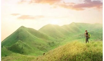 1天游【周末】惠州大南山绿色大草坡穿越、邂逅高山草甸行摄、遇见醉美云海夕阳、在路上、才能感受沿途美景、郊野踏青
