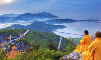 【周末两天】相约浙江的‘圣托里尼’蓝白小镇，探寻蓬莱仙境-岱山岛，大海沙滩海鲜古镇（上海2日线）